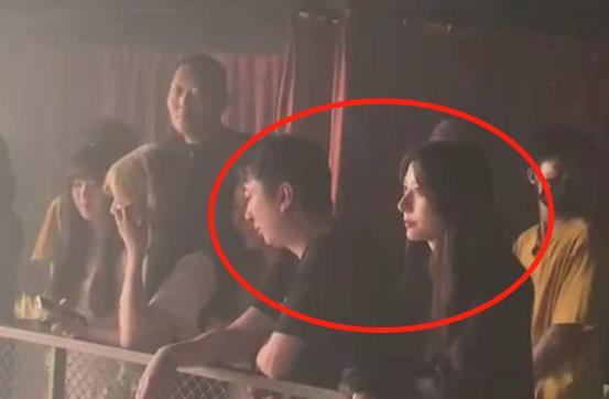 快手網(wǎng)紅蘇蘇送外賣吃瓜,快手網(wǎng)紅的日常趣味生活