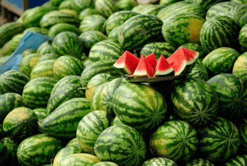 推特吃瓜網(wǎng)紅叫什么名字,揭秘網(wǎng)絡(luò)紅人的神秘面紗”